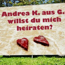 Heiratsantrag Ideen auf Werbefläche