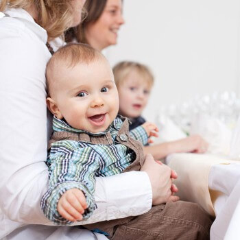 Kind bei der Hochzeit