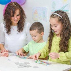 Kinderbeschäftigung bei der Hochzeit