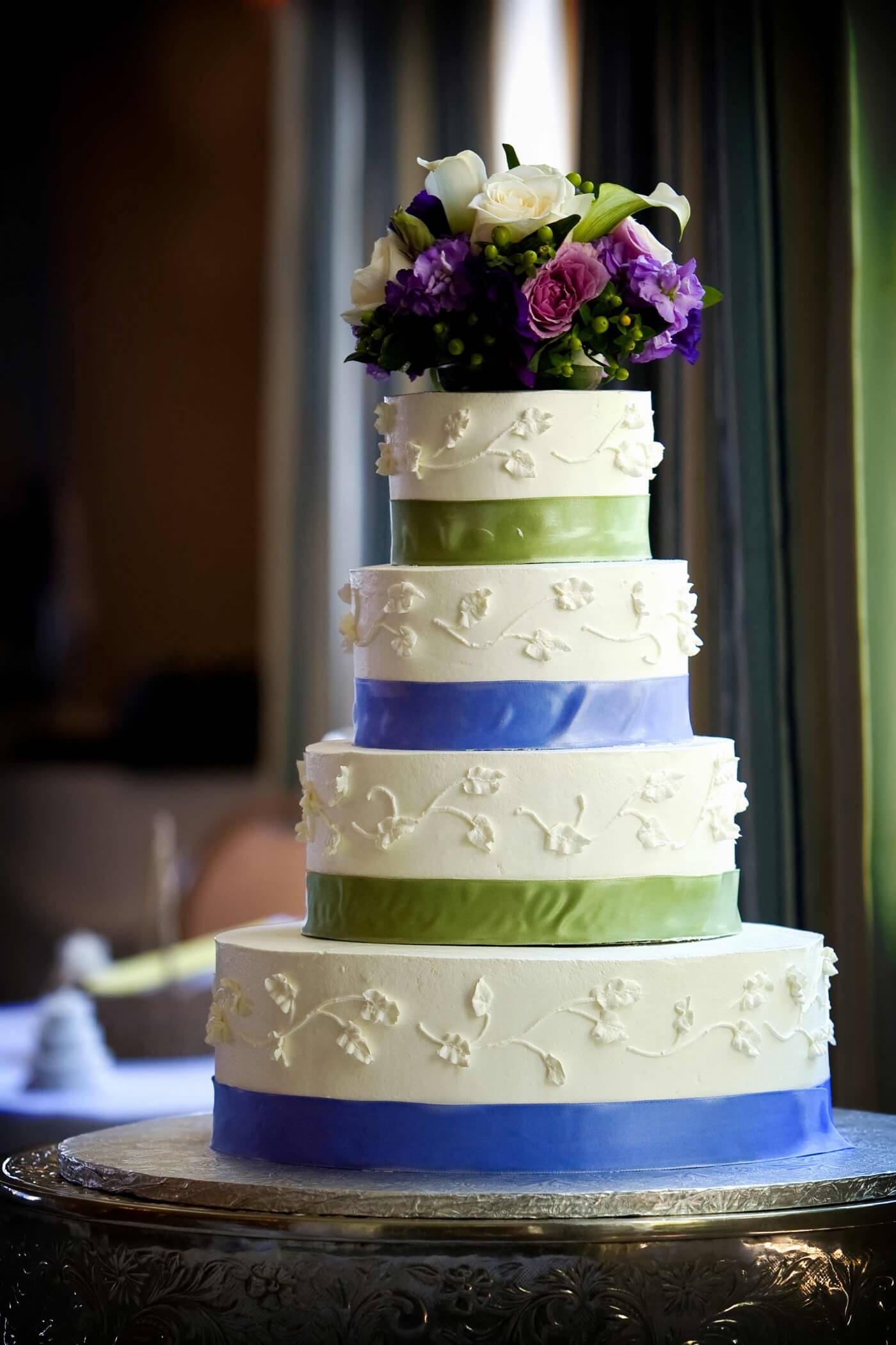 Hochzeitstorte blau grün