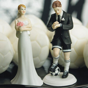 FußballHochzeit in Rot & Weiß Fotostory mit wundervollen Paarbildern