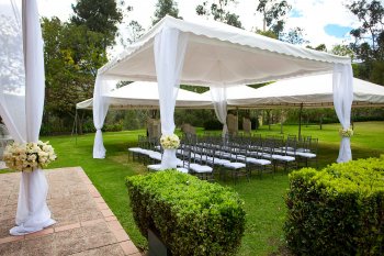 Hochzeit im eigenen Garten