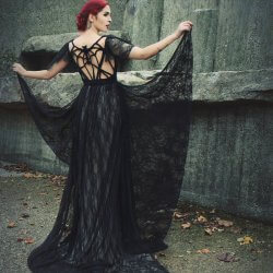 Gothic Brautkleid