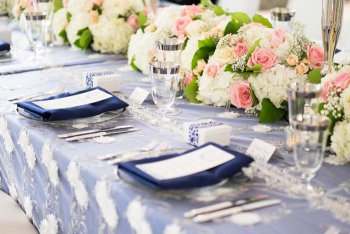 Tischdeko zur Hochzeit in Blau