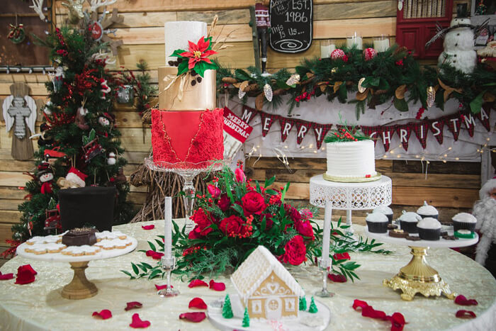 Weihnachtshochzeit Kuchenbuffet