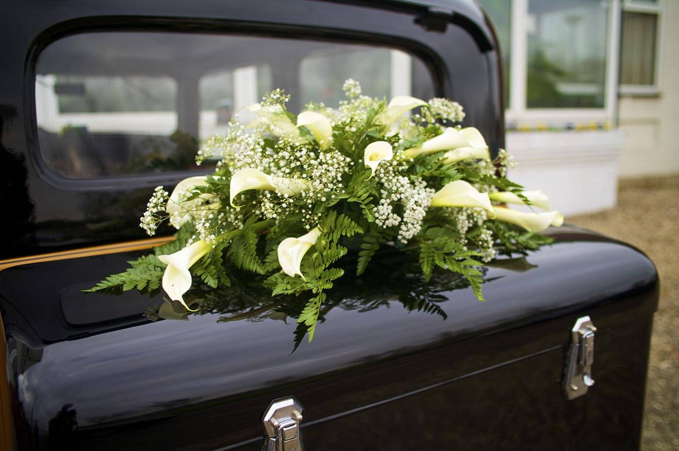 Autoschmuck zur Hochzeit mit Calla