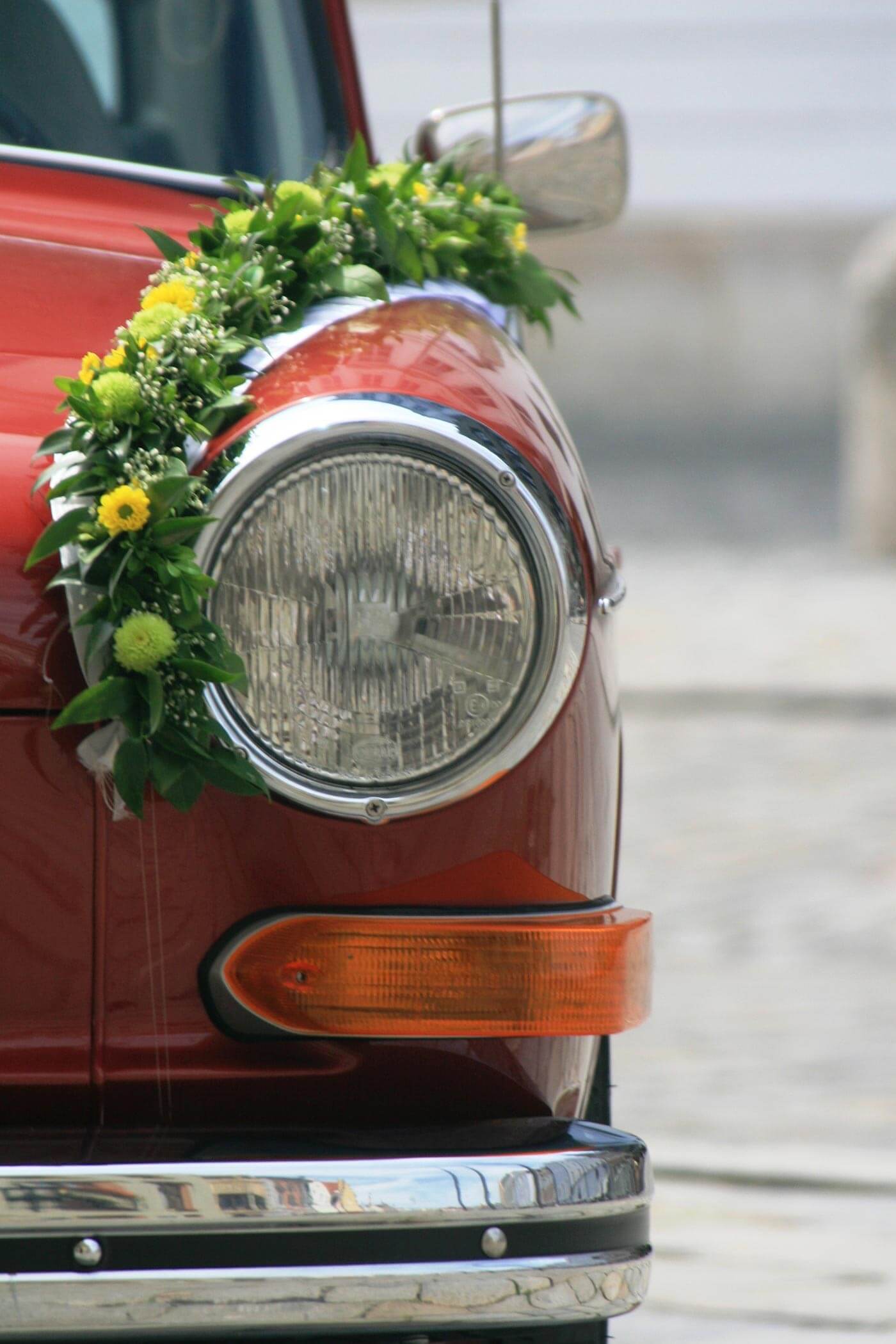 Autoschmuck zur Hochzeit: schlicht