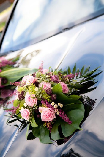 Hochzeit Autoschmuck in Rosa