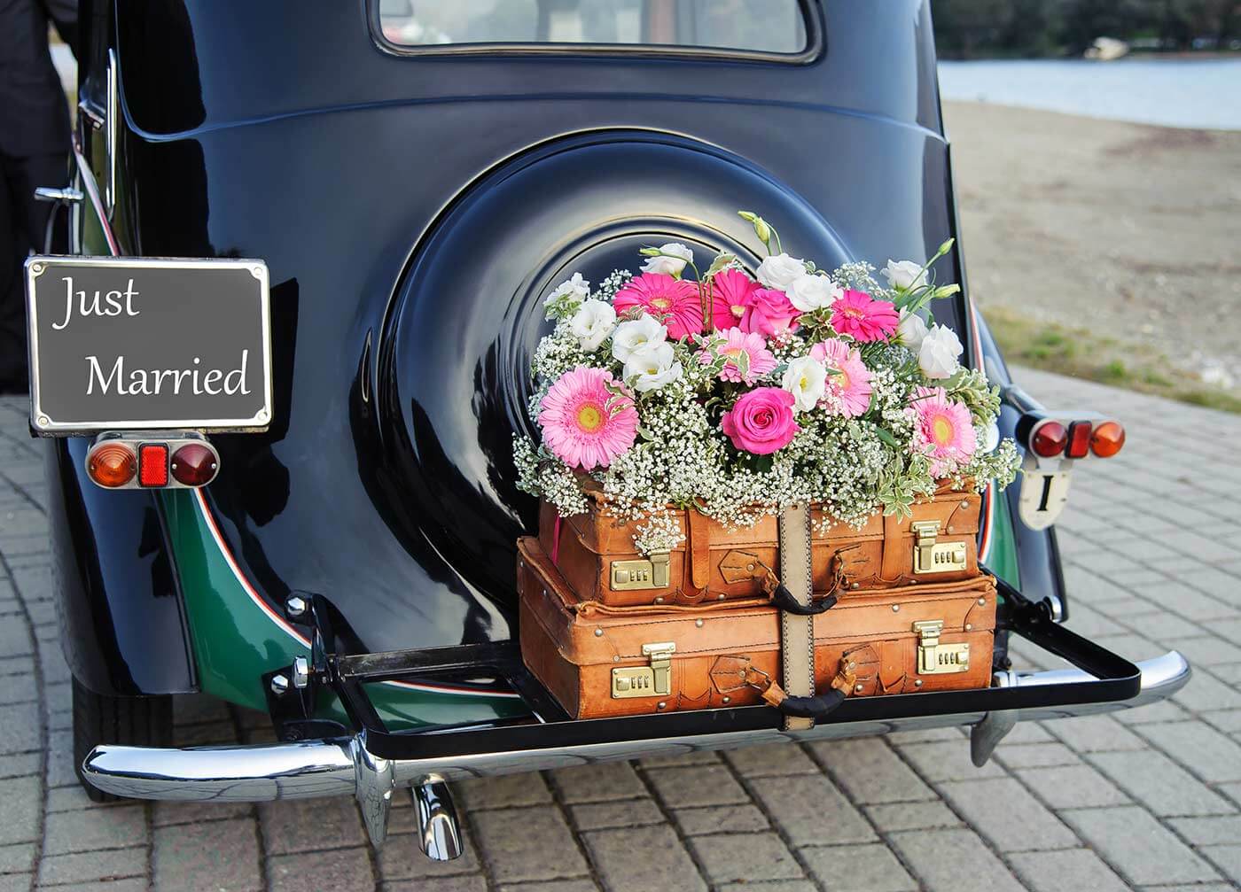 Autoschmuck bei der Hochzeit: Wie weit darf dieser gehen?