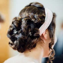 Braut mit Haarschmuck