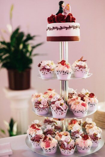 Hochzeitstorte mit Cupcakes