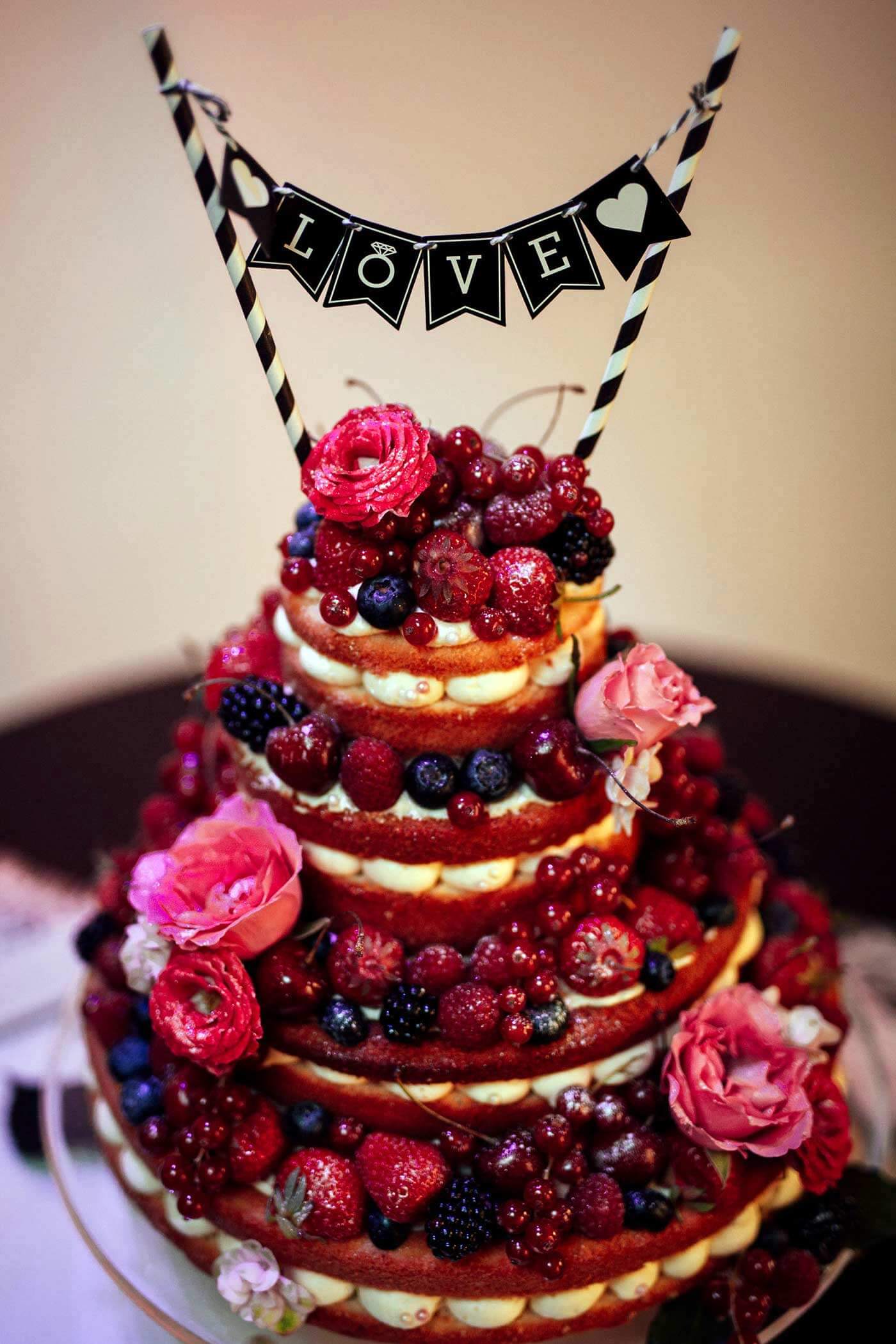 Naked Cake mit Beeren