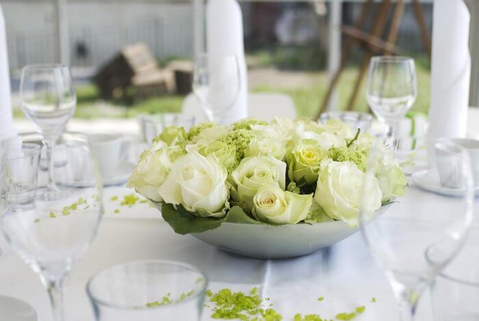Tischdeko für Hochzeit in Grün Weiss