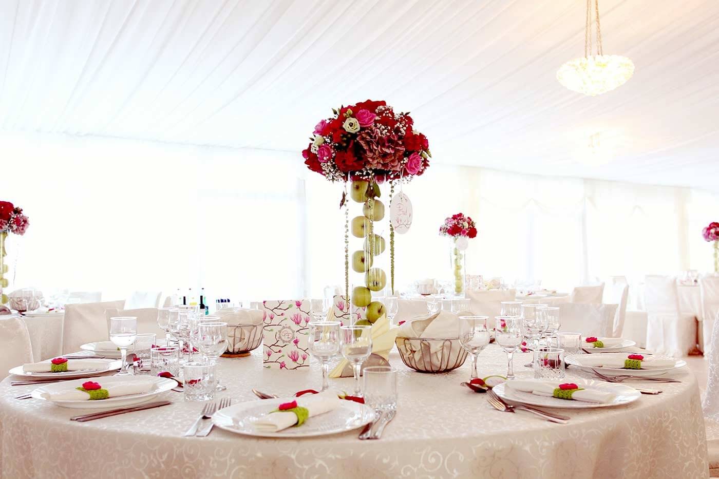 Tischdeko für Hochzeit Beispiele