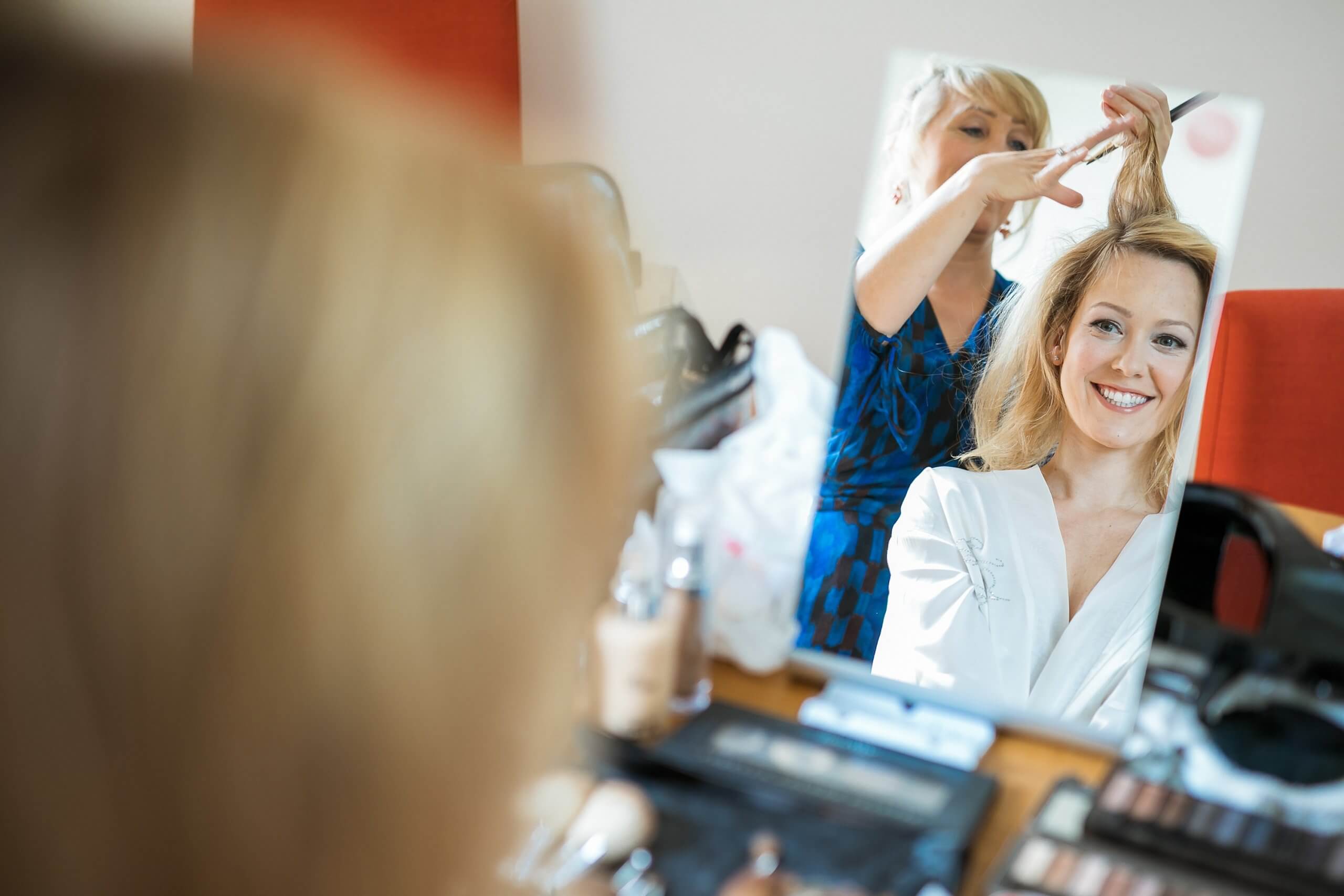 Haare und Make up für Hochzeit