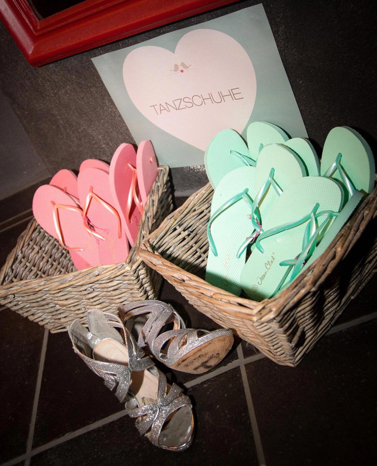 Flip Flops zur Hochzeit Tipps & Ideen für müde Tanzfüße