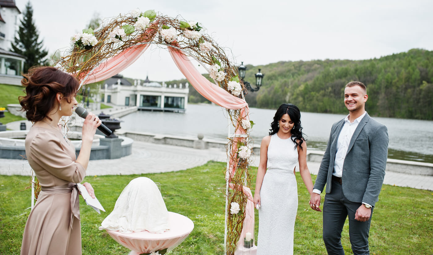 Freie Trauung: Die besten Tipps & Ideen für eine einmalige Zeremonie