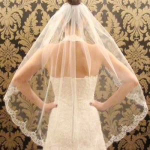 BEAUTELICATE Brautschleier Mit Satinkante | Tüll Schleier Mit Metallkamm | Elfenbein & Weiß