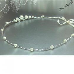 Diadem mit Perlen