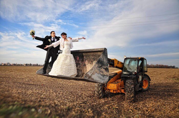 Hochzeit auf dem Bauernhof Hochzeitsauto Traktor