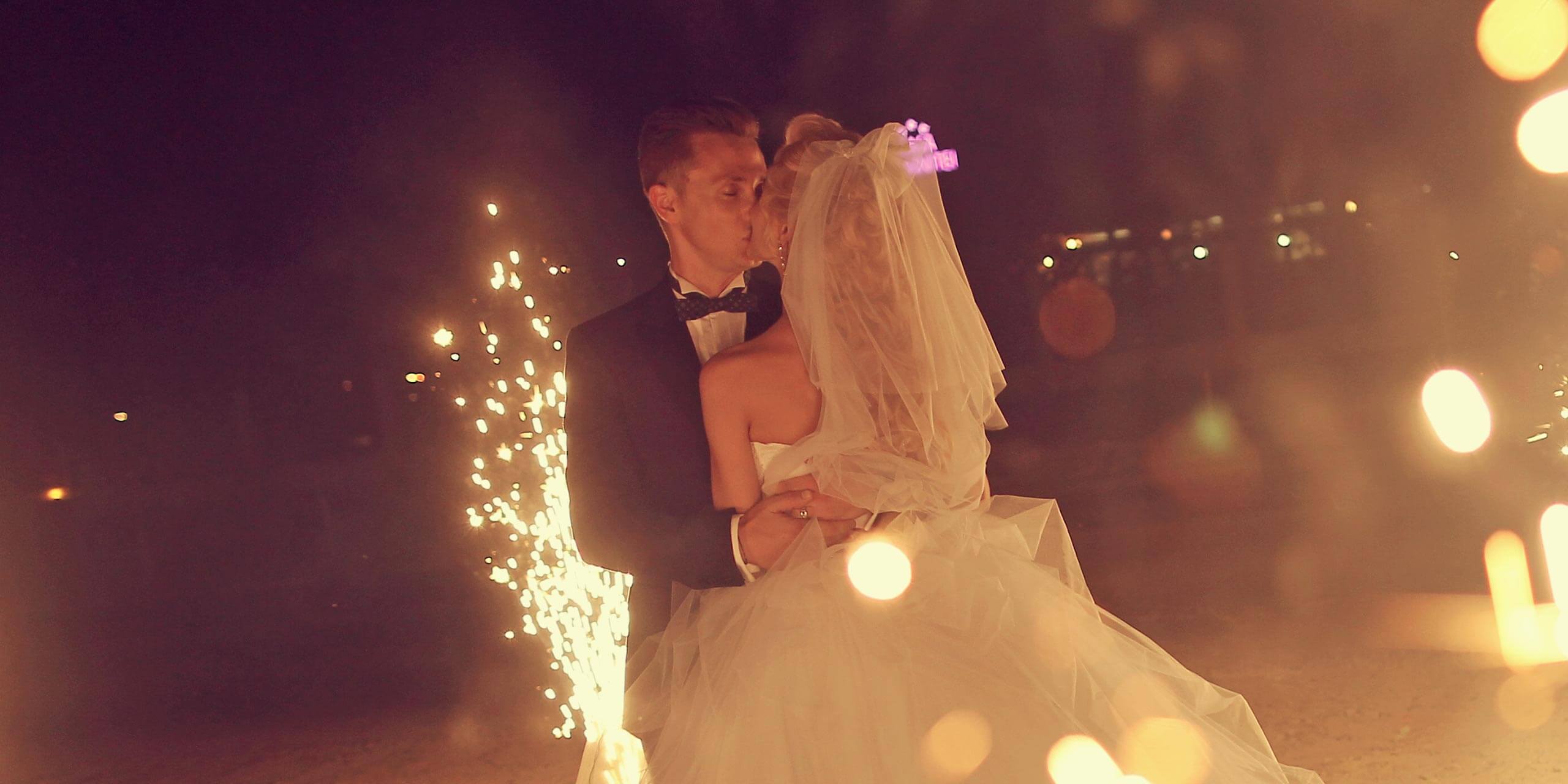 Lichtbilder Hochzeit Herzen, Ringe & Initialen Alles auf einen Blick
