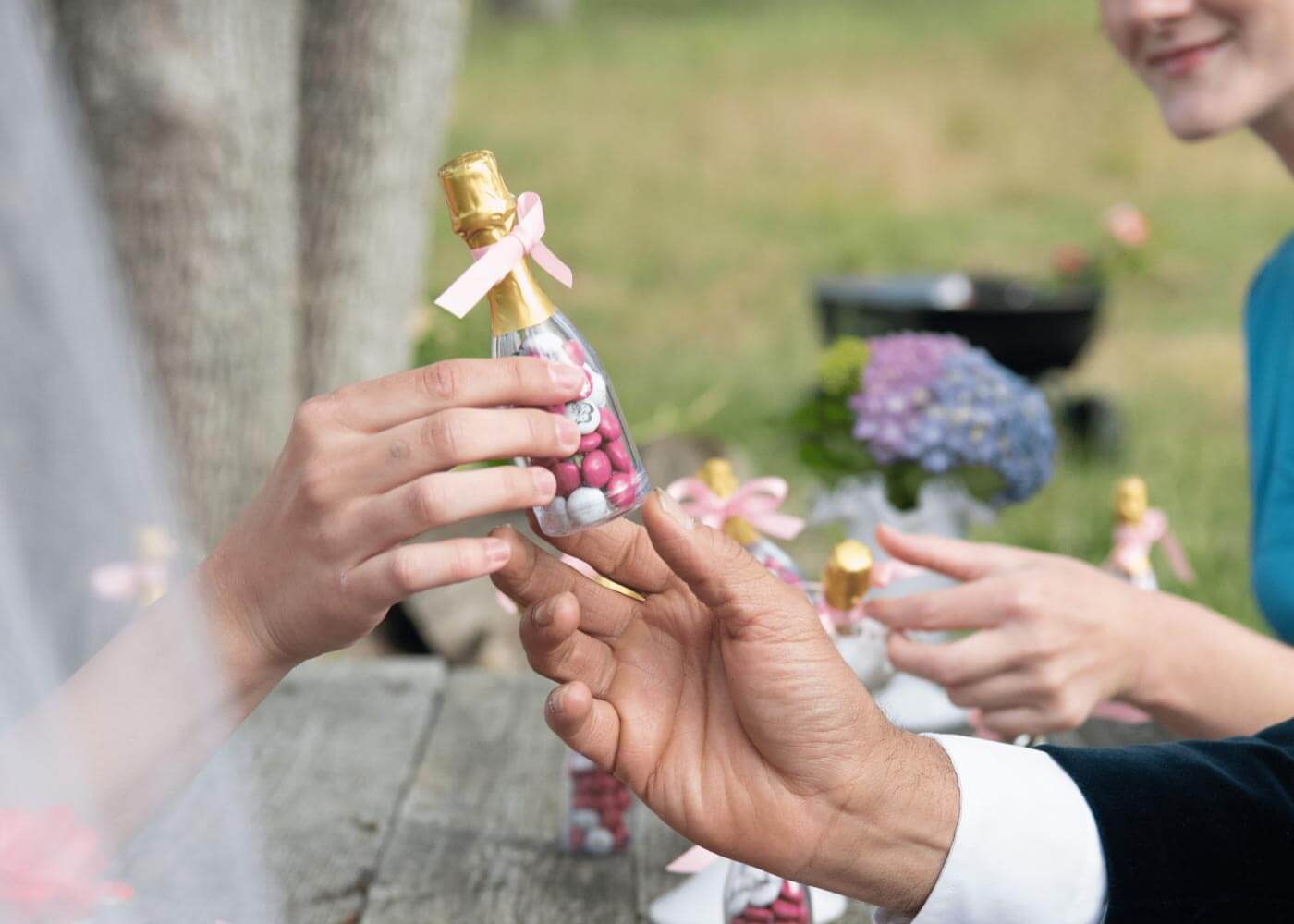 Kleine Flaschen Gastgeschenk