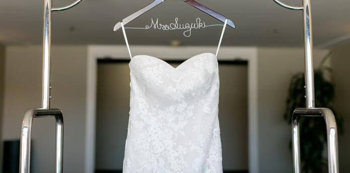Kleiderbügel für das Brautkleid
