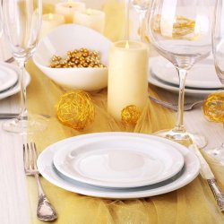 Deko Ideen Fur Die Goldene Hochzeit Von Hochzeitstorte Bis Saaldeko