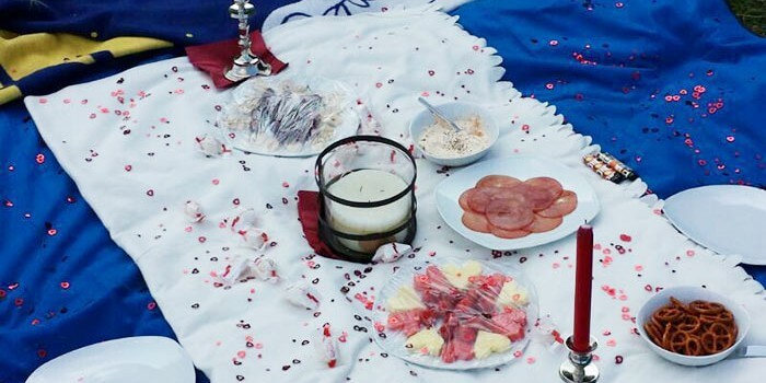 Heiratsantrag Picknick Wiese