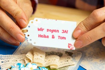 Hochzeitseinladungen selber basteln Etikettenstanzer