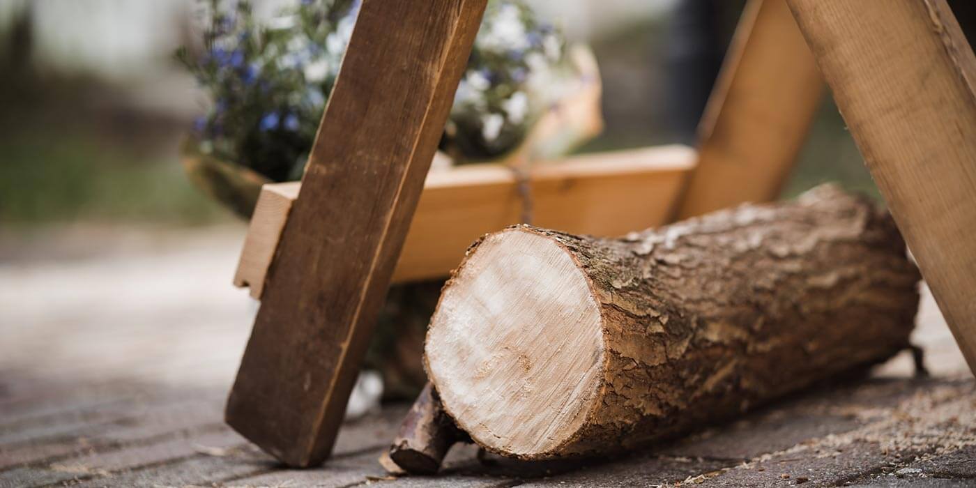 Holz sägen Hochzeit